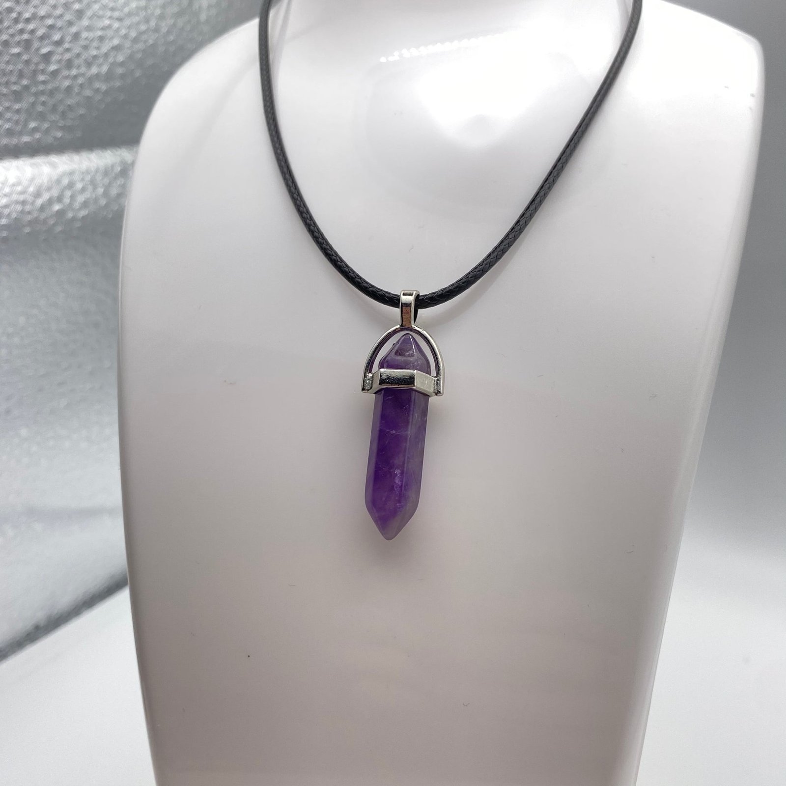 “Royal Glow Amethyst Pendant – Elegant Purple Gemstone Necklace”
