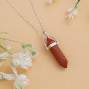 “Handcrafted Red Agate Necklace – Classic & Eye-Catching Design