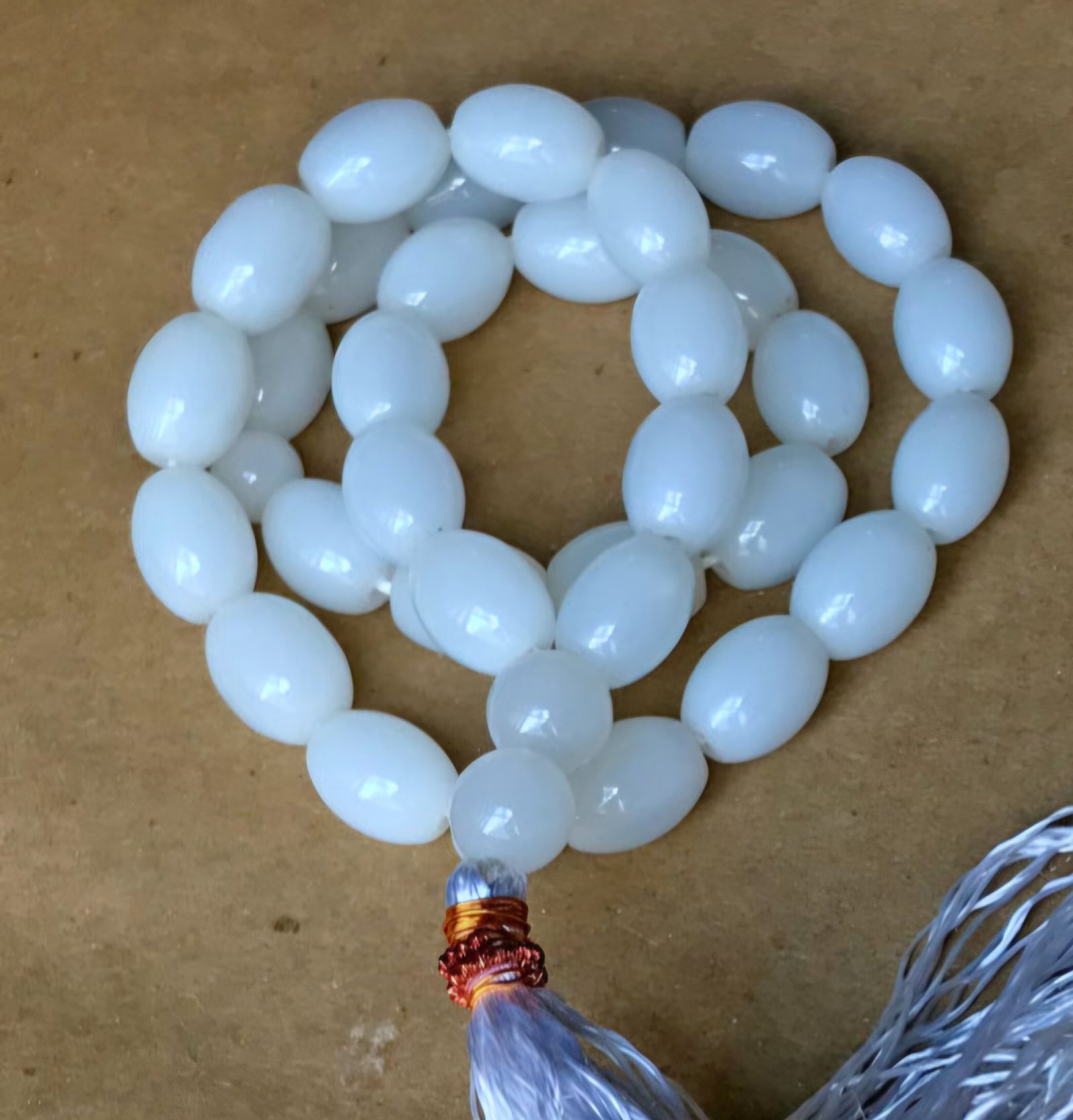 White Oval Jade Tasbeeh 33 Beads – Elegant Spiritual Prayer Beads 🤍✨ - Image 2